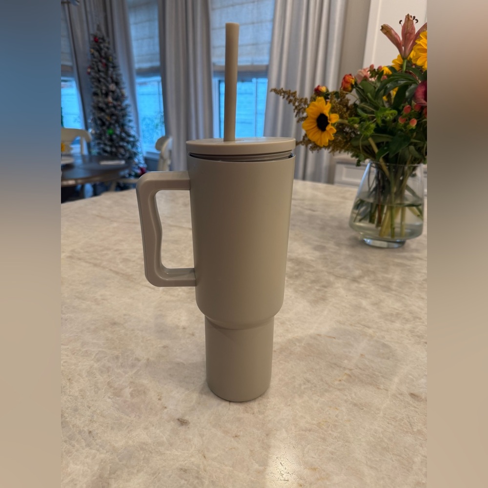Simple Modern 40 oz Trek Insulated Beige  Stainless Steel Travel Mug